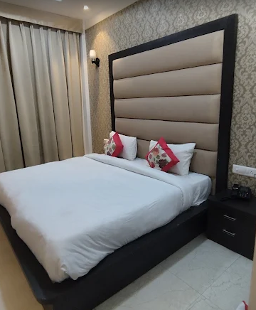 1 x DELUXE ROOM